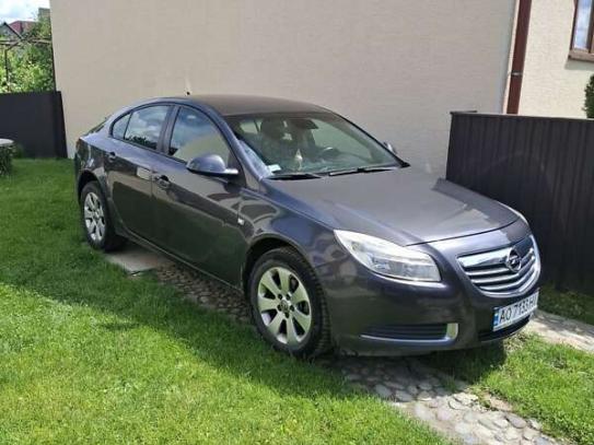 Opel Insignia                        2012г. в рассрочку