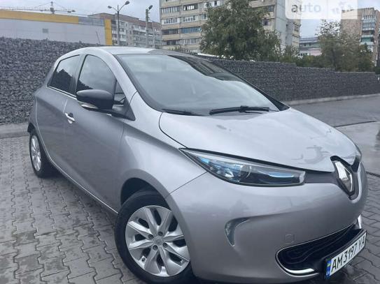 Renault Zoe 2016г. в рассрочку