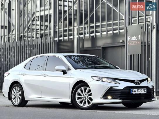 Toyota Camry
                           2022г. в рассрочку