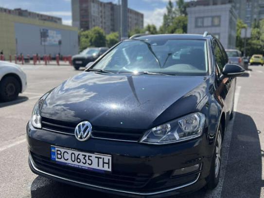 Volkswagen Golf 2016р. у розстрочку