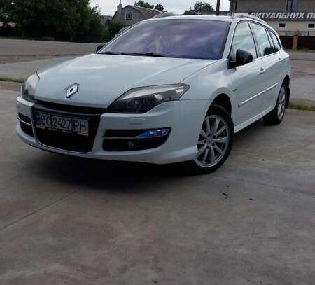 Renault Laguna                          2012г. в рассрочку