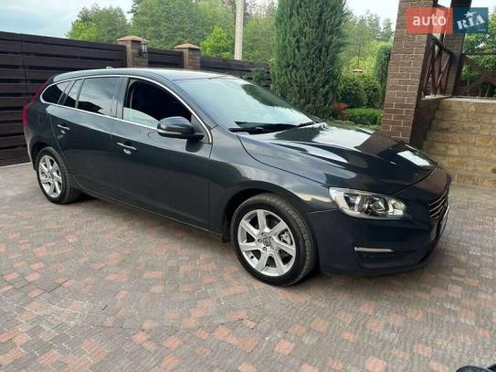 Volvo V60                             2014г. в рассрочку