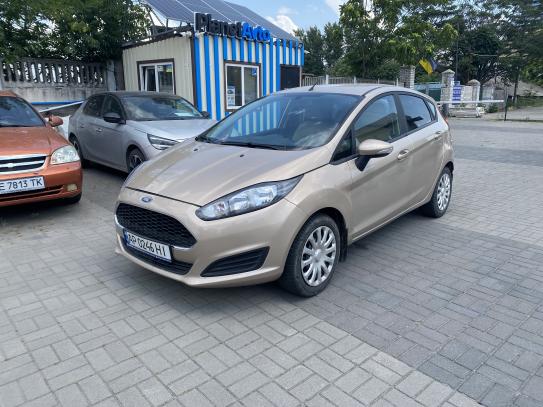 Ford Fiesta                          2016г. в рассрочку