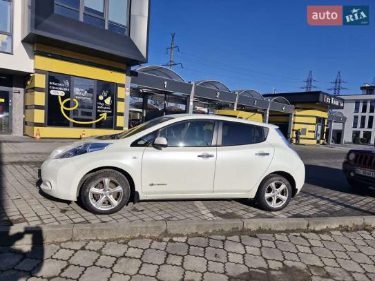 Nissan Leaf                            2011г. в рассрочку