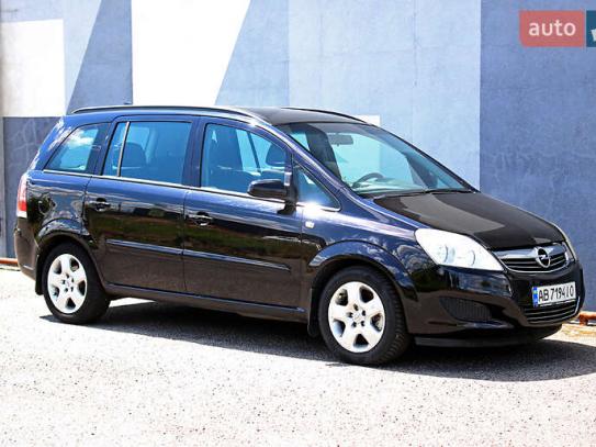 Opel Zafira                          2009г. в рассрочку