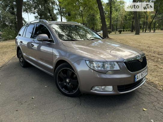 Skoda Superb 2011г. в рассрочку