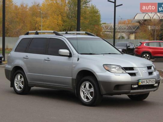 Mitsubishi Outlander 2003г. в рассрочку