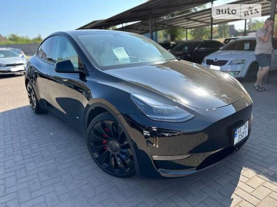 Tesla Model y 2022р. у розстрочку