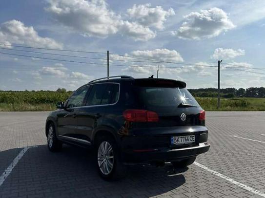 Volkswagen Tiguan
                          2015г. в рассрочку