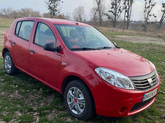 Dacia Sandero                         2009г. в рассрочку