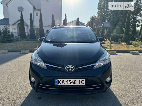 Toyota Verso 2015р. у розстрочку