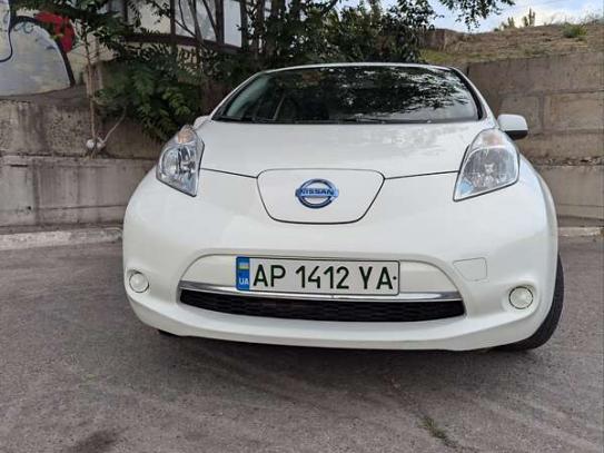 Nissan Leaf 2017г. в рассрочку