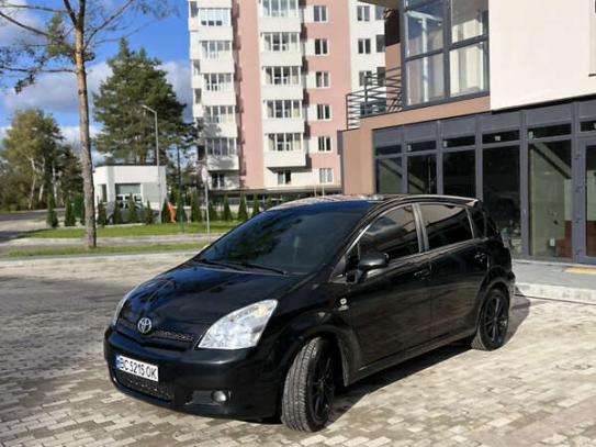 Toyota Corolla verso 2006р. у розстрочку