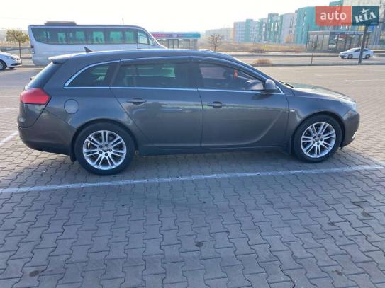 Opel Insignia sports tourer 2011р. у розстрочку