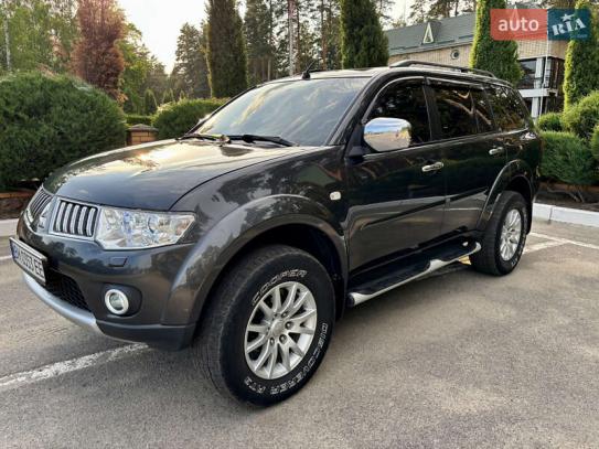 Mitsubishi Pajero sport                    2011г. в рассрочку