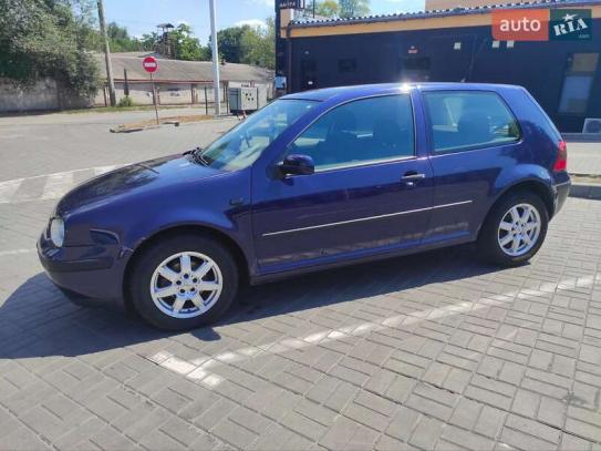 Volkswagen Golf 2002g. in Raten
