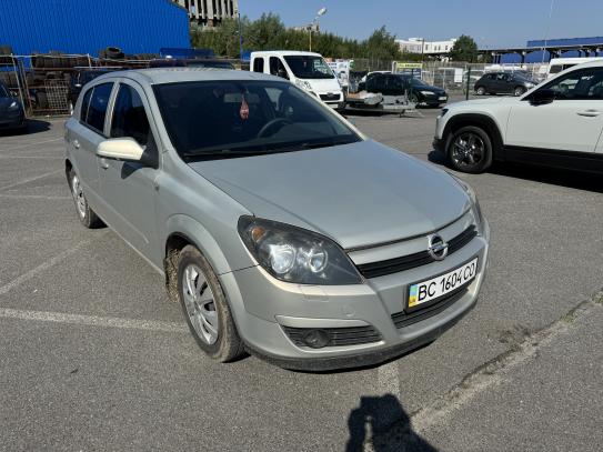 Opel Astra 2005г. в рассрочку