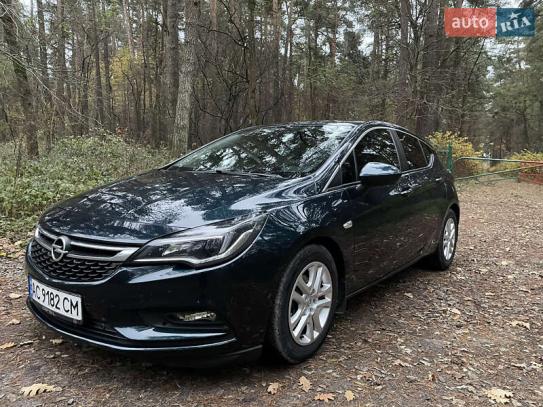 Opel Astra 2017р. у розстрочку