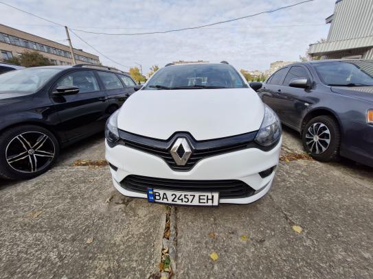 Renault Clio 2016р. у розстрочку