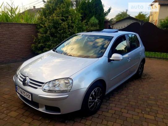 Volkswagen Golf 2004р. у розстрочку