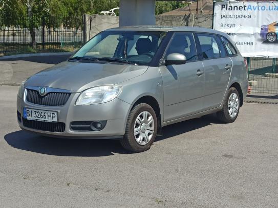 Skoda Fabia                           2008г. в рассрочку