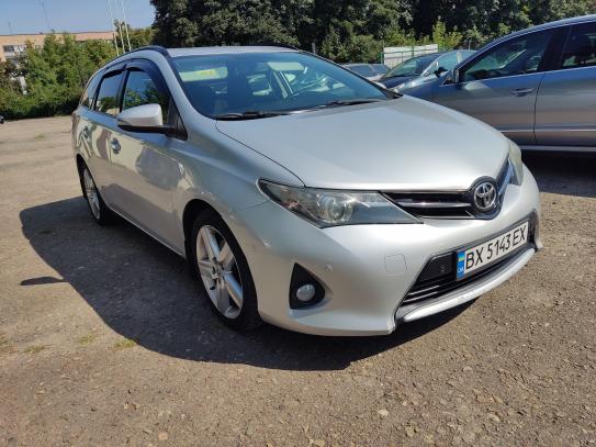 Toyota Auris 2014р. у розстрочку