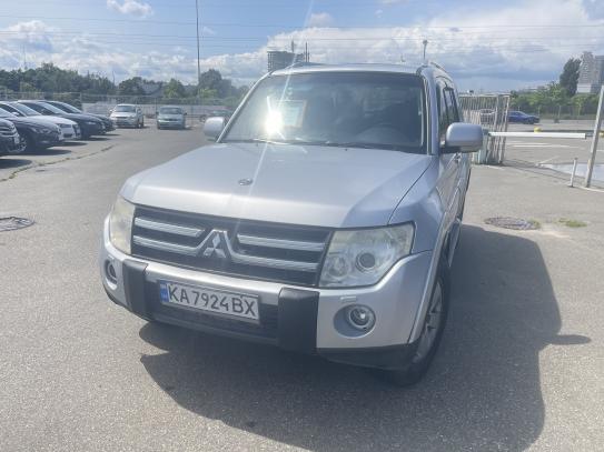 Mitsubishi Pajero wagon
                    2008г. в рассрочку
