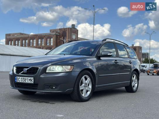 Volvo V50                             2008г. в рассрочку