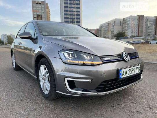 Volkswagen E-golf 2015г. в рассрочку