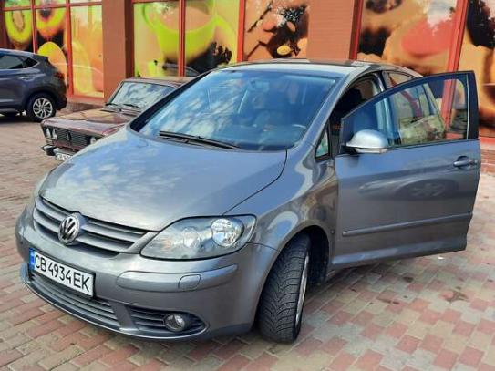 Volkswagen Golf plus 2006р. у розстрочку