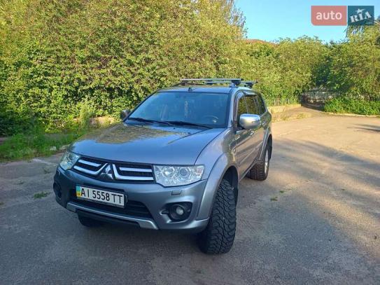 Mitsubishi Pajero sport                    2013г. в рассрочку