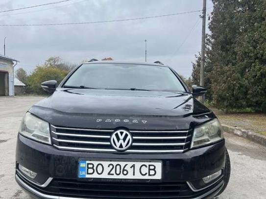 Volkswagen Passat 2013р. у розстрочку