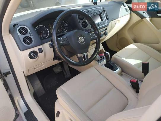 Volkswagen Tiguan                          2013г. в рассрочку