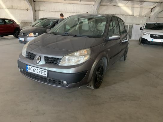 Renault Megane scenic 2005г. в рассрочку