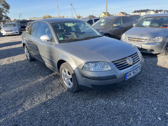 Volkswagen Passat 2004р. у розстрочку