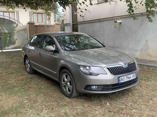 Skoda Superb                          2013г. в рассрочку