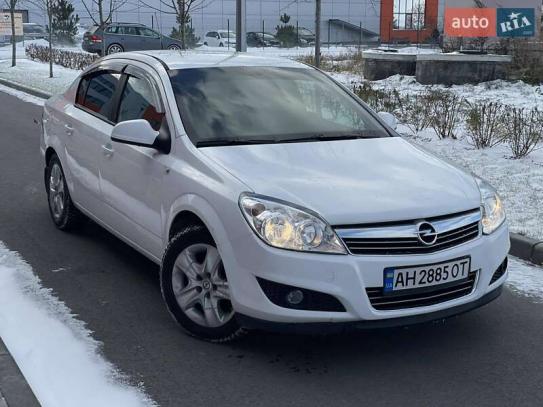 Opel Astra 2012р. у розстрочку