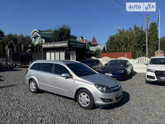 Opel Astra 2008г. в рассрочку