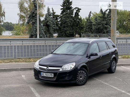 Opel Astra 2008г. в рассрочку