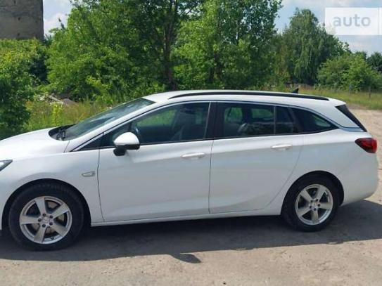 Opel Astra sports tourer 2019г. в рассрочку