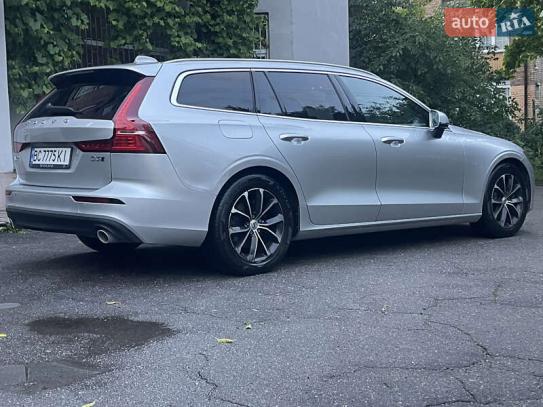 Volvo V60                             2020г. в рассрочку
