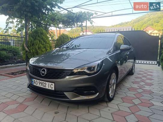 Opel Astra                           2020г. в рассрочку