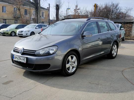 Volkswagen Golf                            2012г. в рассрочку