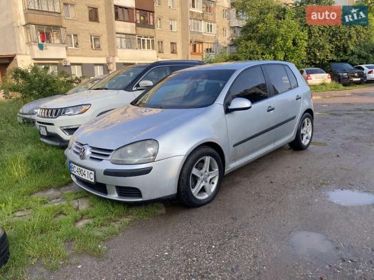 Volkswagen Golf 2004р. у розстрочку