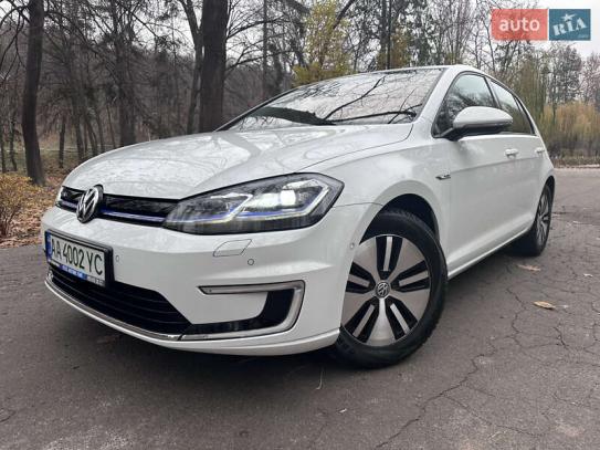 Volkswagen E-golf
                          2017г. в рассрочку