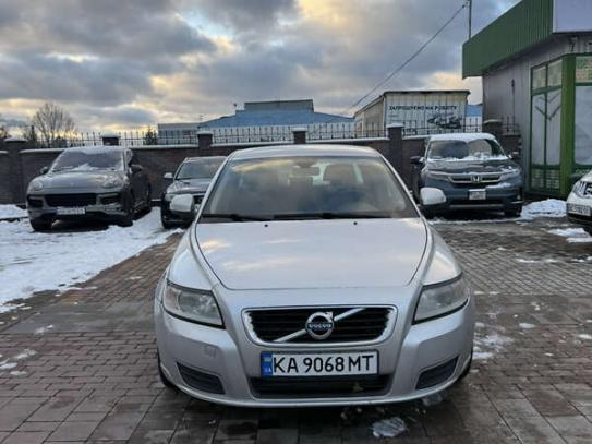 Volvo V50                             2011г. в рассрочку