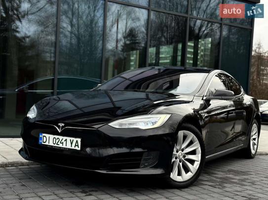 Tesla Model s 2017р. у розстрочку