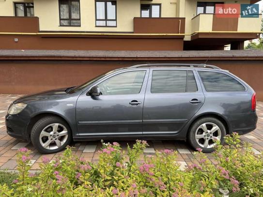 Skoda Octavia                         2011г. в рассрочку