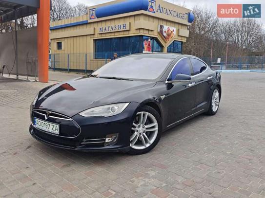 Tesla Model s
                         2014г. в рассрочку