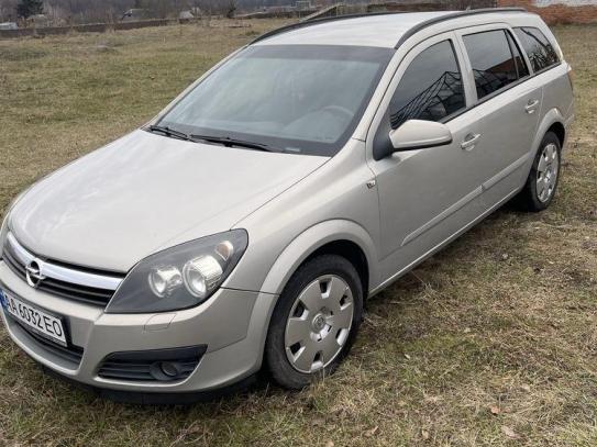 Opel Astra                           2005г. в рассрочку